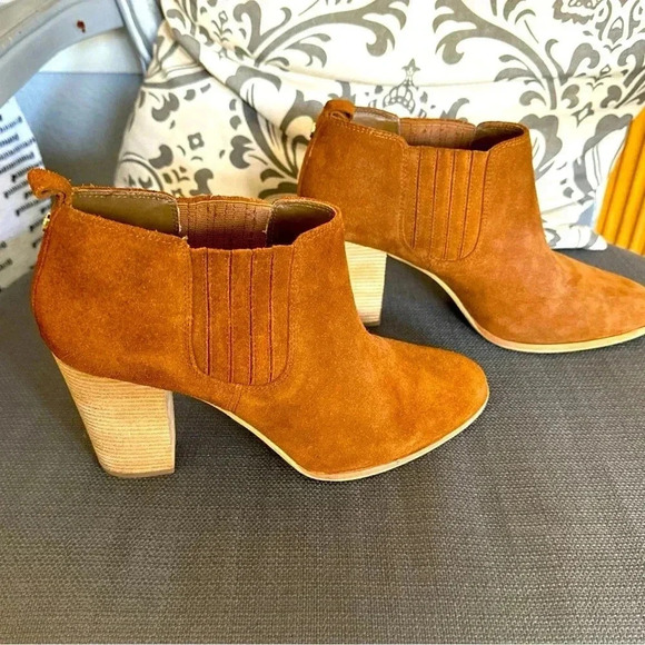 MICHAEL Michael Kors Shoes - Micheal Kors whiskey brown leather ankle booties women’s size 10